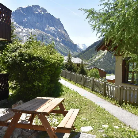 3 Pieces, Terrasse Sud, Proche Pistes, Quartier Residentiel, *